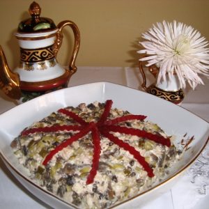 Salata cu pui si ciuperci-aperitiv excelent pentru musafiri